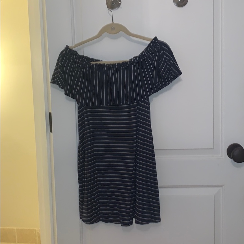 Abercrombie and Fitch off the shoulder dress